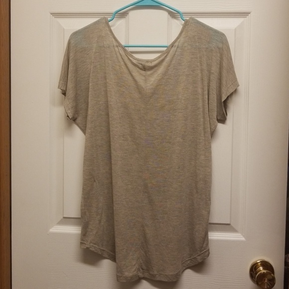 Gray, flowy t shirt with gold heart - Picture 8 of 8